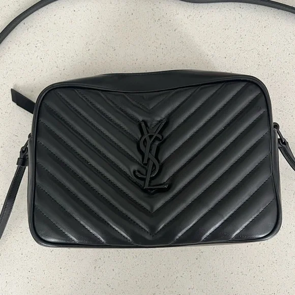YSL LOU CAMERA BAG IN QUILTED LEATHER - Picture 16 of 17